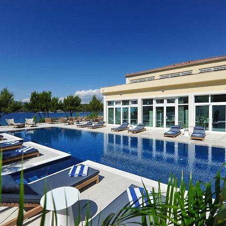 Hotel Antica-Seafront Hotel With Comfortable Rooms And Pool Stari Grad  Exteriér fotografie