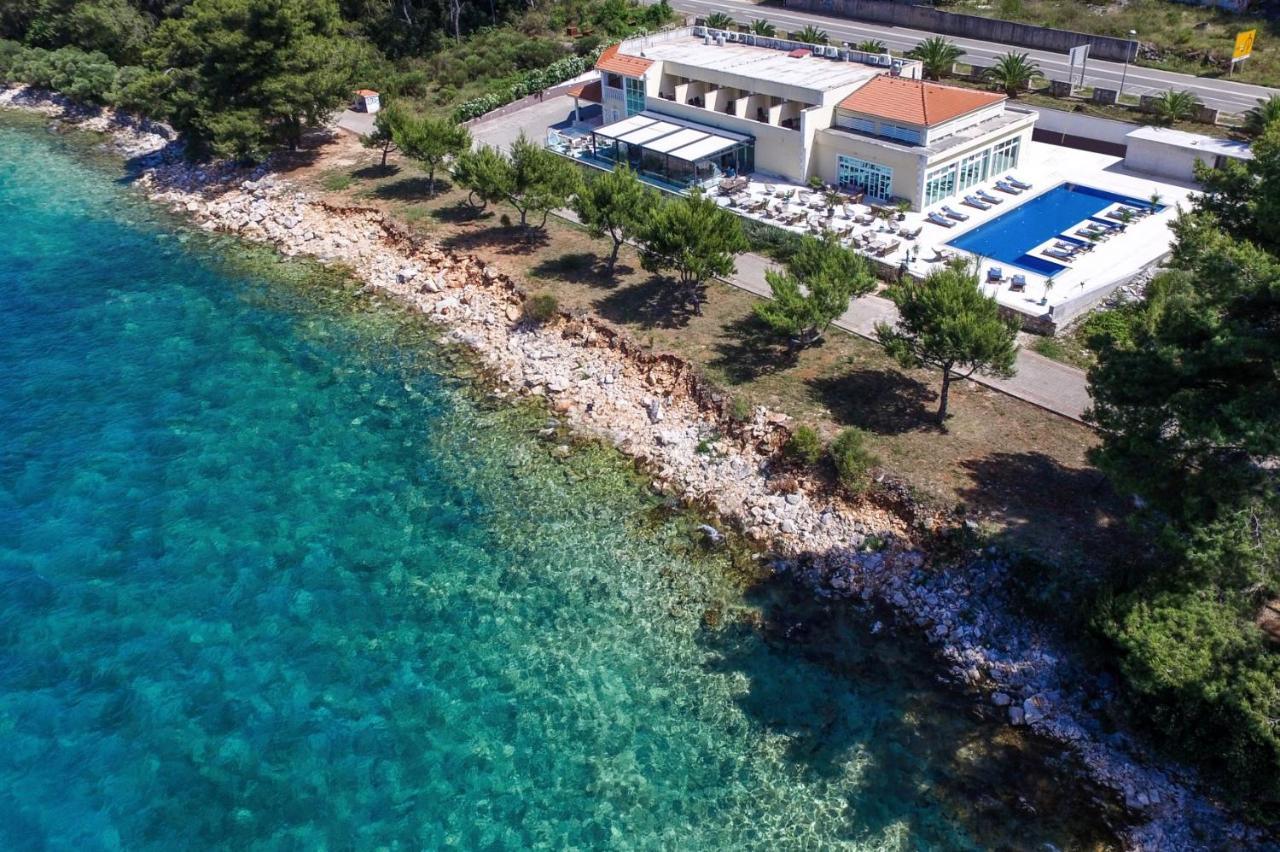 Hotel Antica-Seafront Hotel With Comfortable Rooms And Pool Stari Grad  Exteriér fotografie